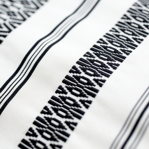 ���É���