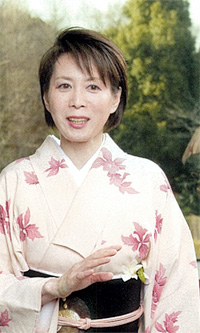 ����̈��F�J�g���A�̉Ԃ������U��悤�ȉ؂₩�Ŋy������